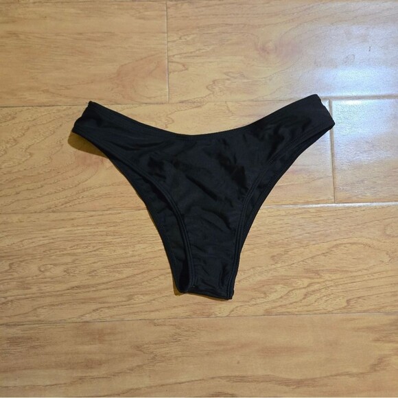Black Bikini Bottom Size Small - Picture 1 of 4